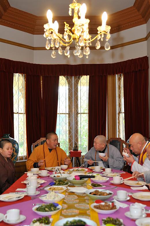 2015.06.16 永信法師一行1蒞臨感恩寺30.jpg